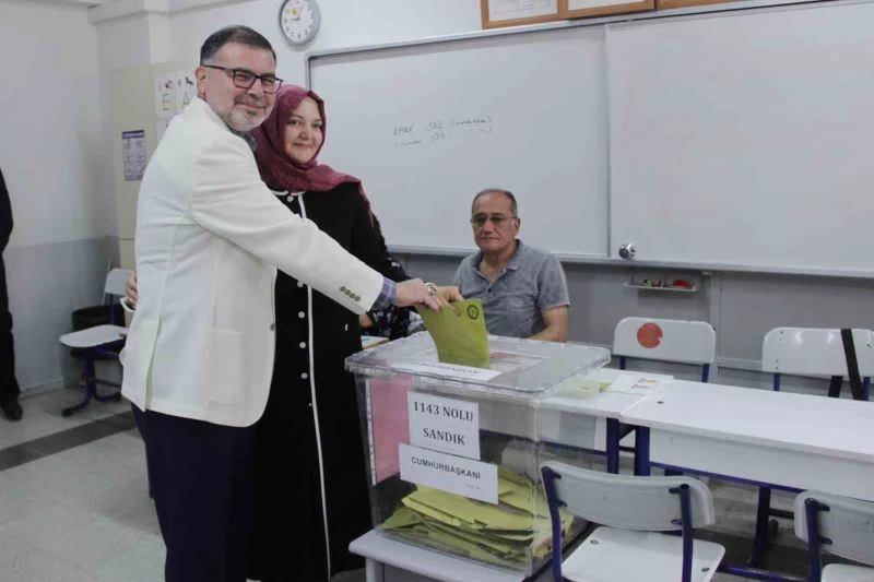 AK Partili Saygılı oyunu kullandı
