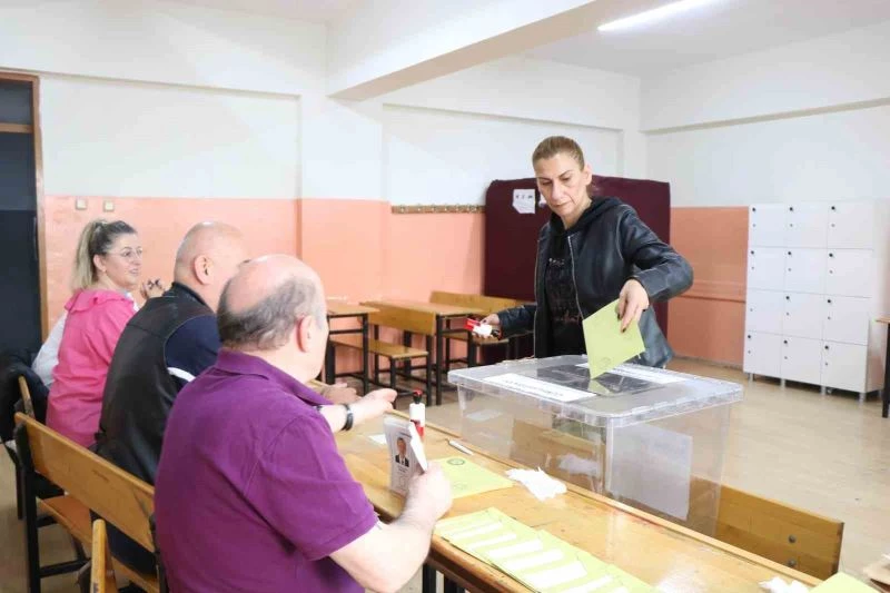 Samsun’da oy kullanma işlemi başladı

