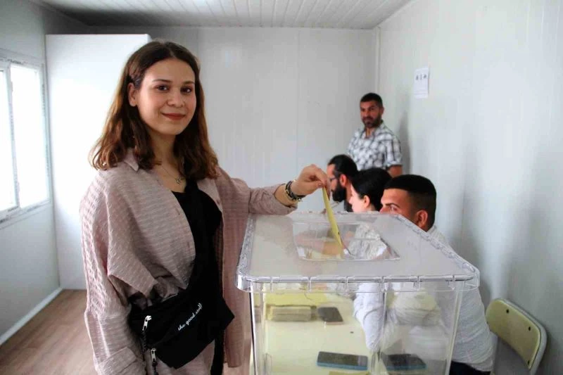 Hatay’da Cumhurbaşkanlığı 2. tur seçimi için oy verme işlemi başladı
