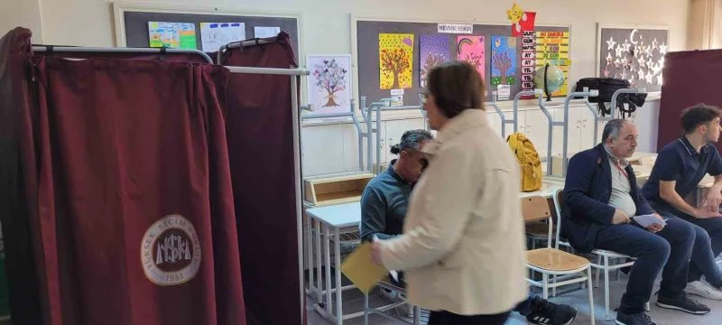 60 milyon 747 seçmenin oy kullanacağı Cumhurbaşkanı Seçimi ikinci turu başladı
