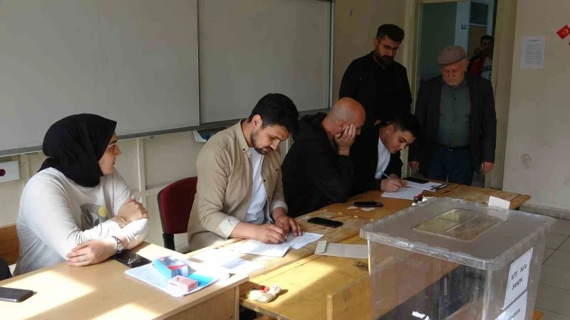 Van’da ikinci tur Cumhurbaşkanlığı seçimleri için oy verme işlemi başladı
