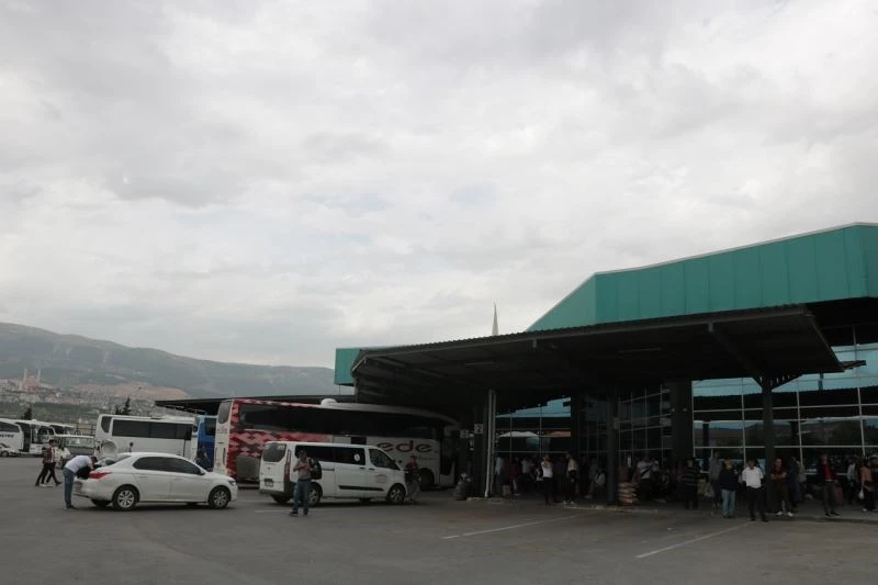 Kahramanmaraş otogarında seçim yoğunluğu
