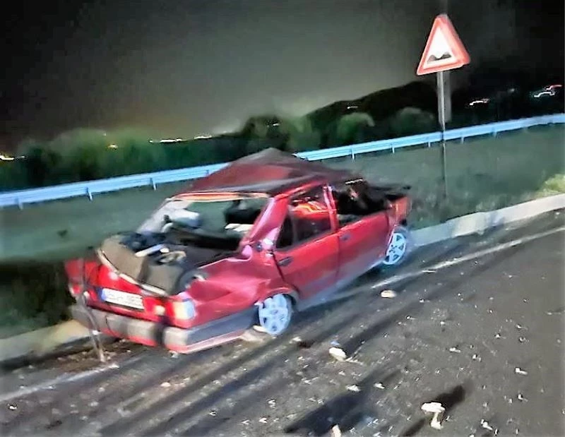 Kazada hayatını kaybeden 3 arkadaş son yolculuğuna uğurlandı
