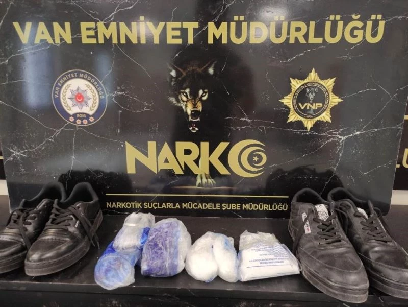Van’da 2 kilo 115 gram metamfetamin ele geçirildi
