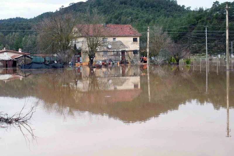Muğla’nın iç kesimlerine dolu, sel, su baskını uyarısı
