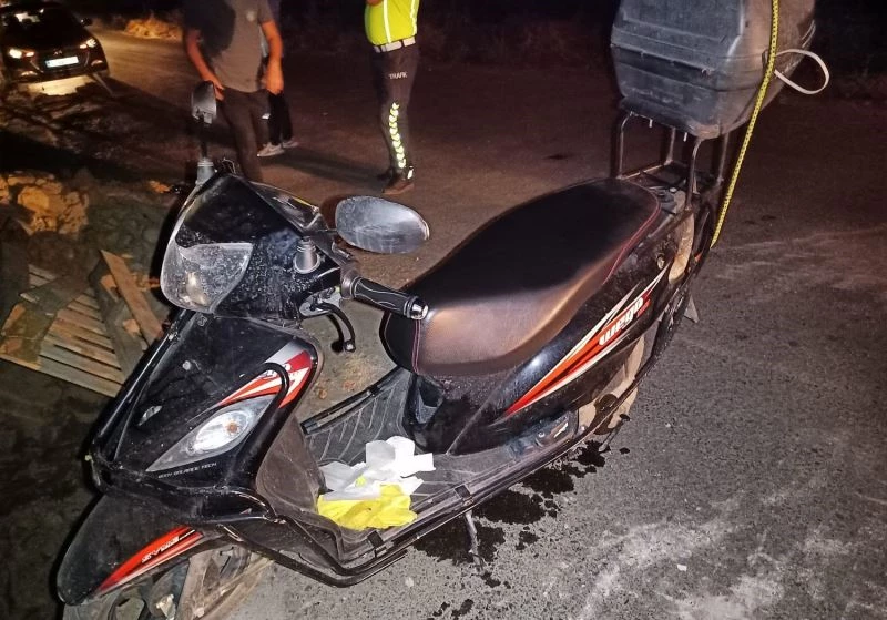 Direksiyon hakimiyetini kaybeden motosiklet sürücüsü yaralandı
