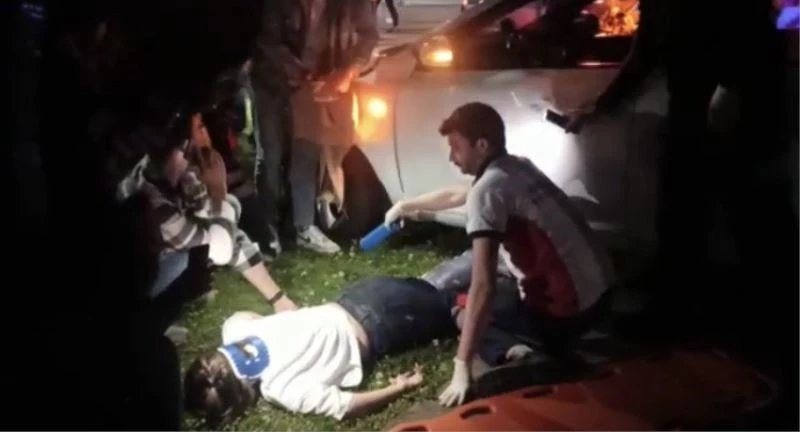 Maltepe sahilde araç yayaların arasına daldı: 4 yaralı
