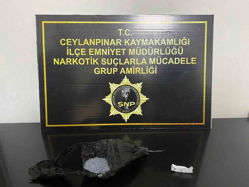 Polisten uyuşturucu satıcısının evine operasyon
