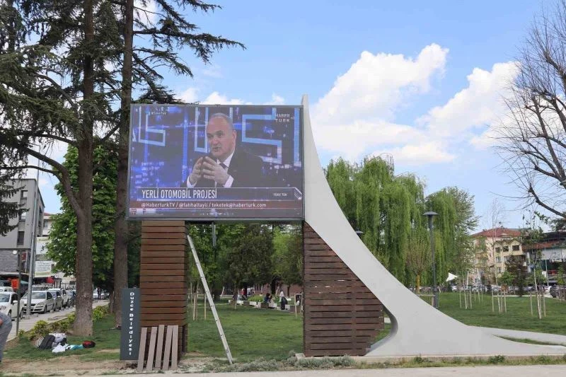 Millet Bahçesine LED ekran takıldı
