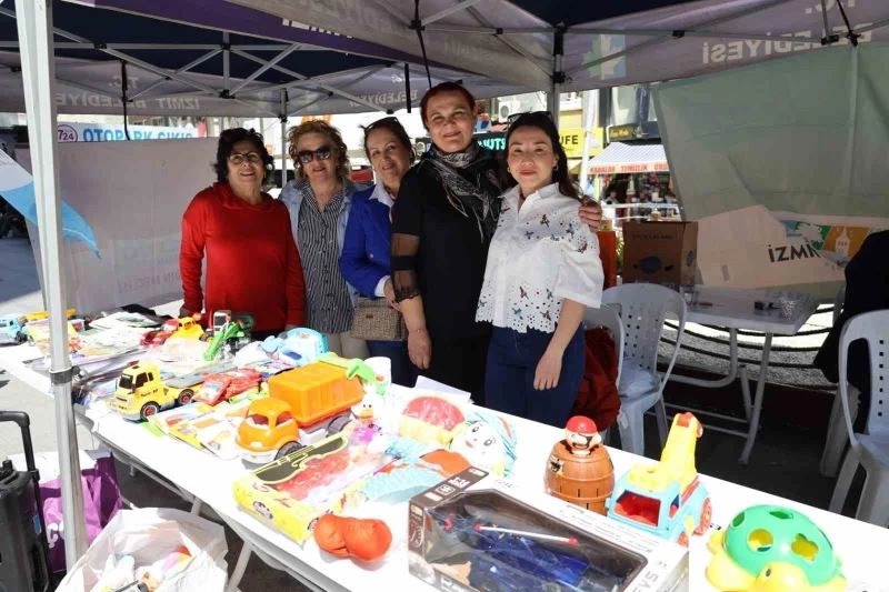 Depremzede çocuklar için oyuncak kampanyası
