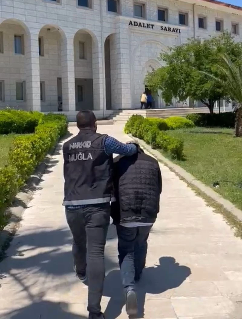 1 Kilogram Metamfetamin ile yakalandı
