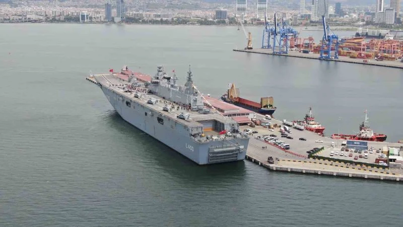 TCG Anadolu’nun ilk ziyaretçileri gurur yaşadı
