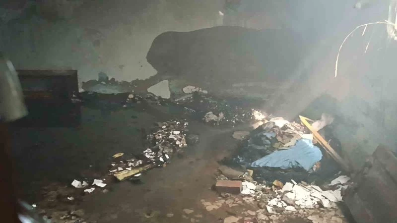Metruk binada yangın çıktı, mahalleli isyan etti: 