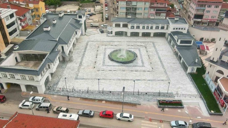 Çarşı ve Kent Meydanı’nda yapımı tamamlanan dükkanlar satışa çıkarılıyor
