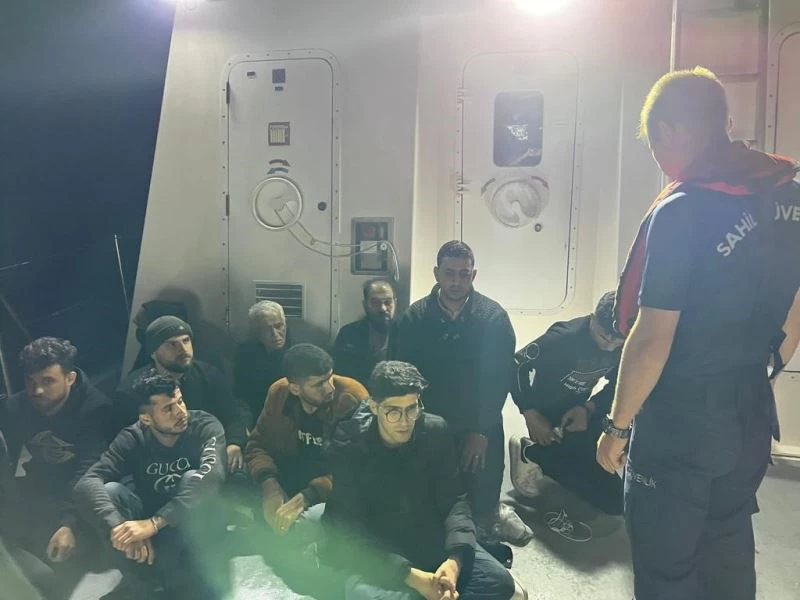 Bodrum’da 20 düzensiz göçmen kurtarıldı, 11’i yakalandı
