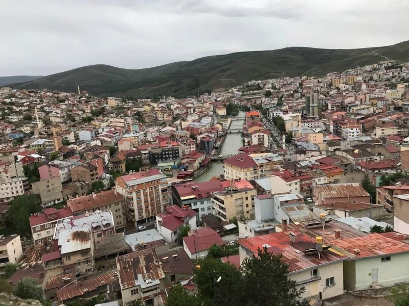 Bayburt seçimlerde birinciliği elden bırakmıyor
