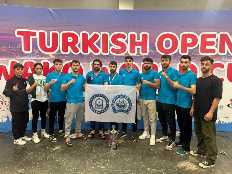 Kick Boks turnuvasında Yıldırım rüzgarı
