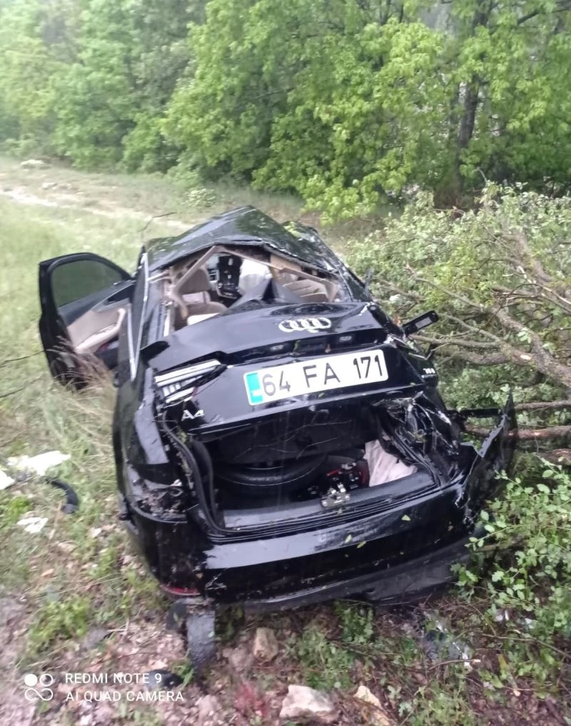 Otomobil yoldan çıkıp ağaca çarptı: 1 ölü, 5 yaralı
