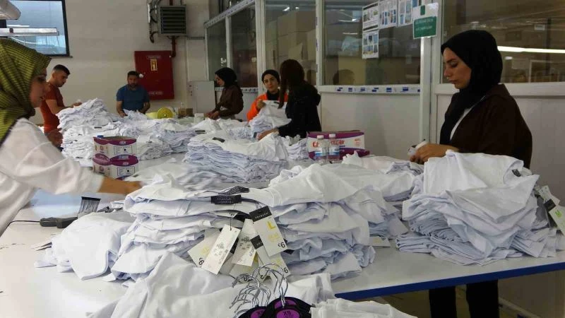 Bitlis’teki 60 tekstil fabrikasında 13 bin kişi istihdam ediliyor
