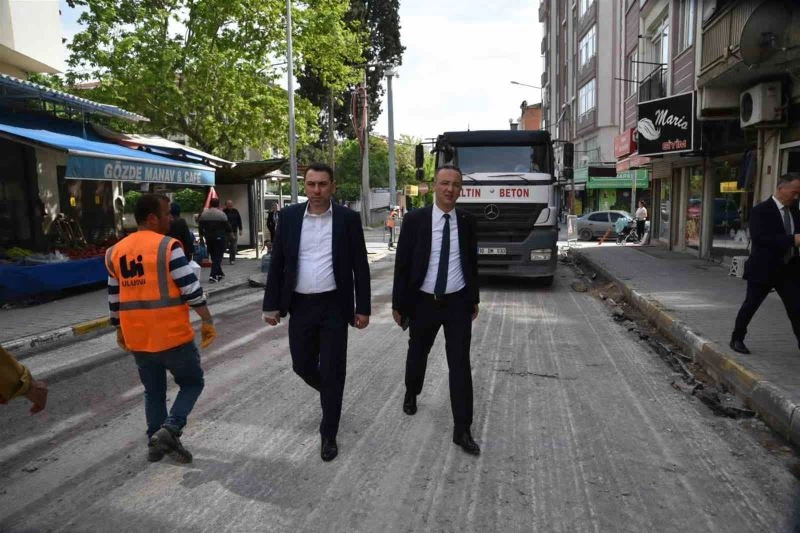 Karesi ve Altıeylül’de Büyükşehir’den tam gaz asfalt
