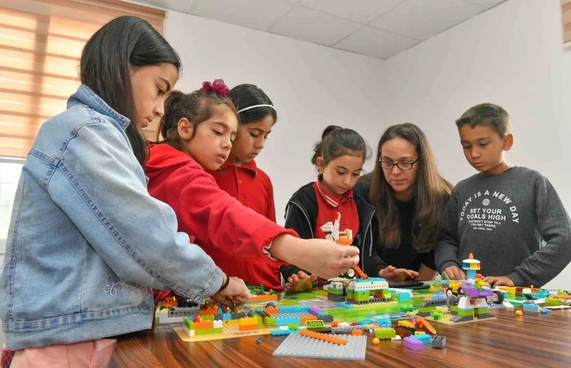 Yenişehir Belediyesi minik bilim kahramanlarını buluşturuyor
