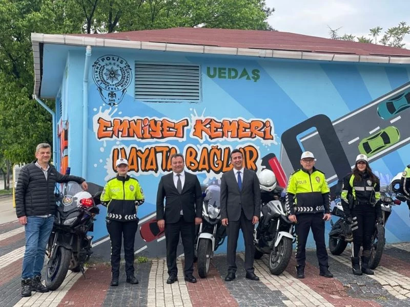 UEDAŞ’ın renklendirdiği 66. trafo, emniyet kemeri için uyardı
