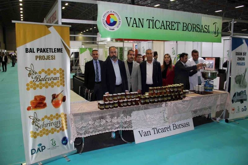 VANTB standına büyük ilgi
