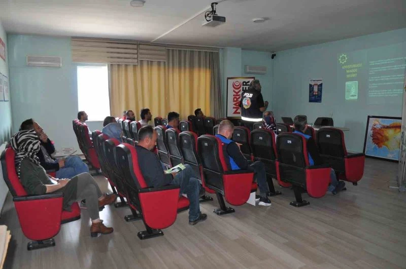 Kütahya’da AFAD çalışanlarına Narko Rehber eğitimi
