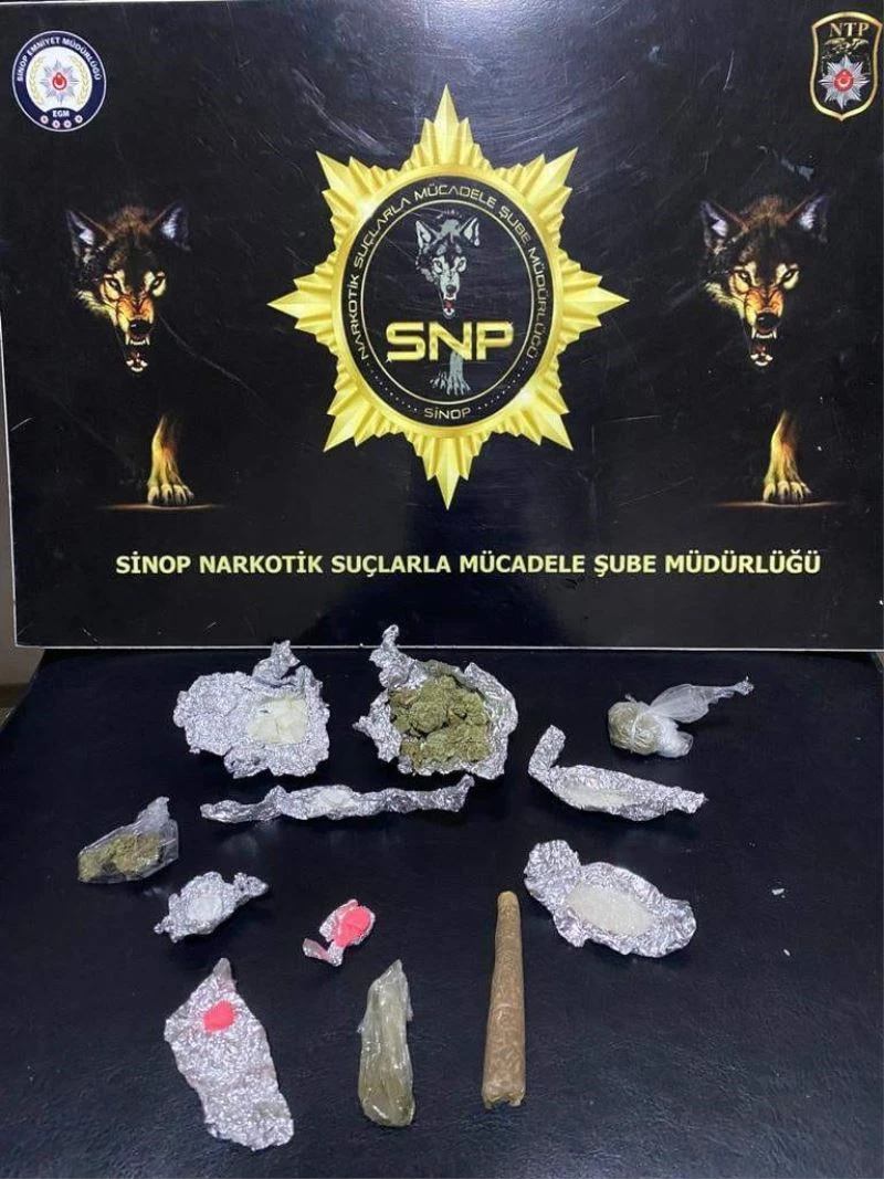 Şok uygulamada 3 araçta uyuşturucu ele geçirildi
