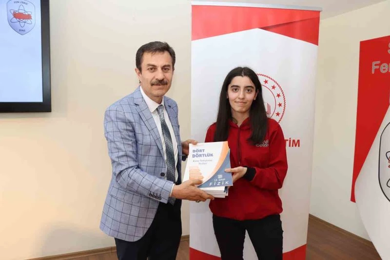 Sivas’ta kaynak kitaplar öğrencilere ulaştırıldı
