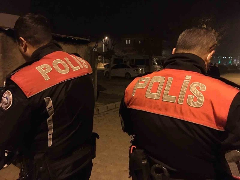 Aydın’da aranan şahıs kıskıvrak yakalandı
