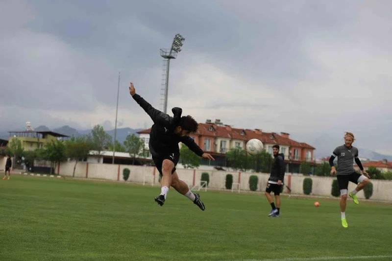 Nazilli Belediyespor gol çalıştı
