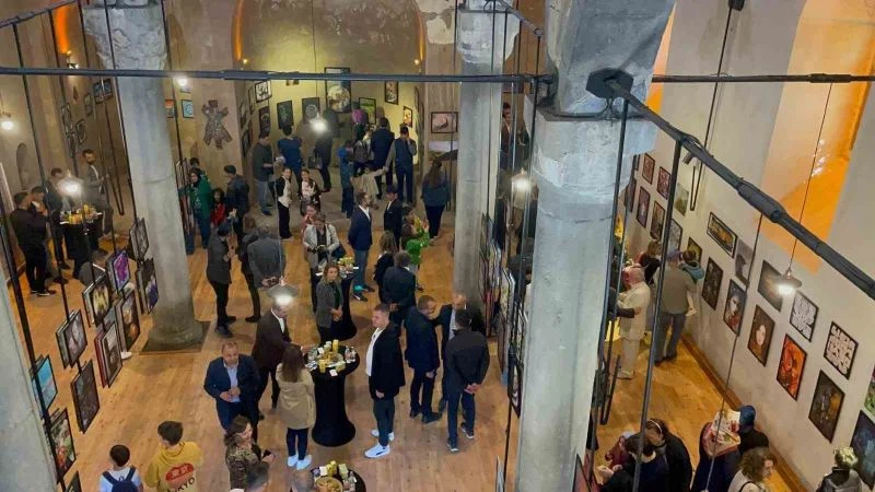 53 ülkeden 115 sanatçının resimleri Niğde’de sergilendi
