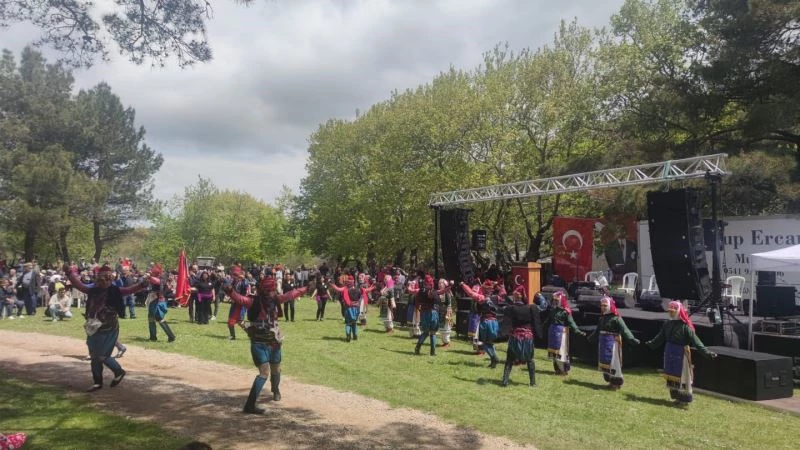 Hıdırellezi şenlik havasında kutladılar
