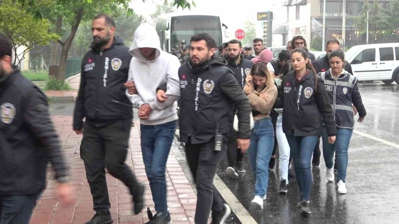 İcra takibi yalanıyla 200 kişiyi dolandıran şebekenin 15 üyesi tutukladı
