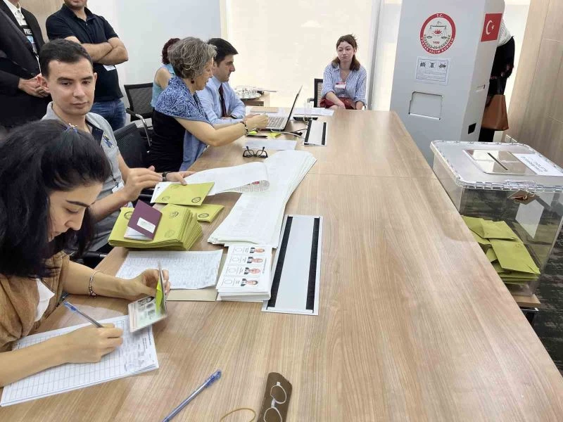 Tayland’daki Türk vatandaşları oylarını kullanmaya başladı
