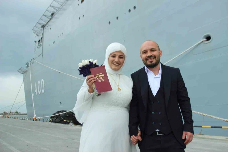 Gelin ve damat dış çekim için TCG Anadolu’yu tercih etti
