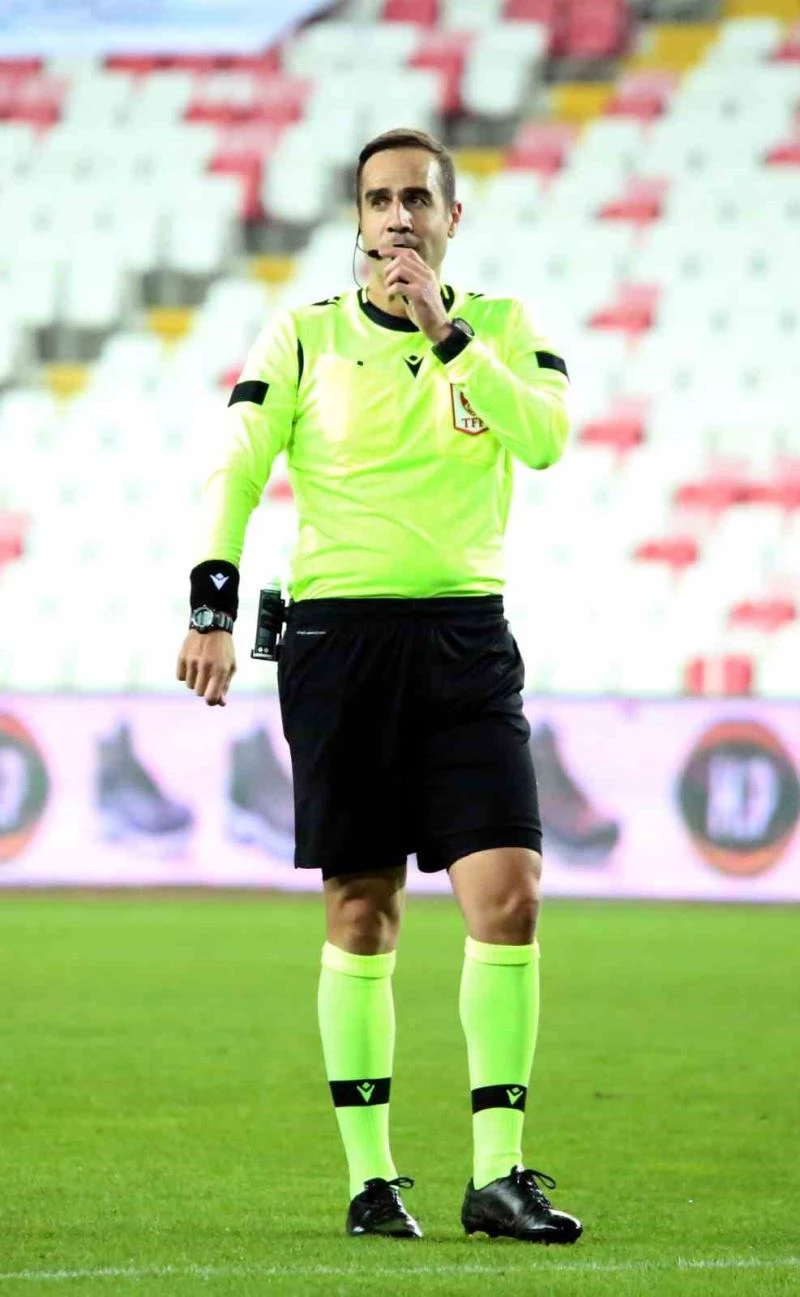 Giresunspor - Fenerbahçe maçının VAR’ı Serkan Tokat oldu
