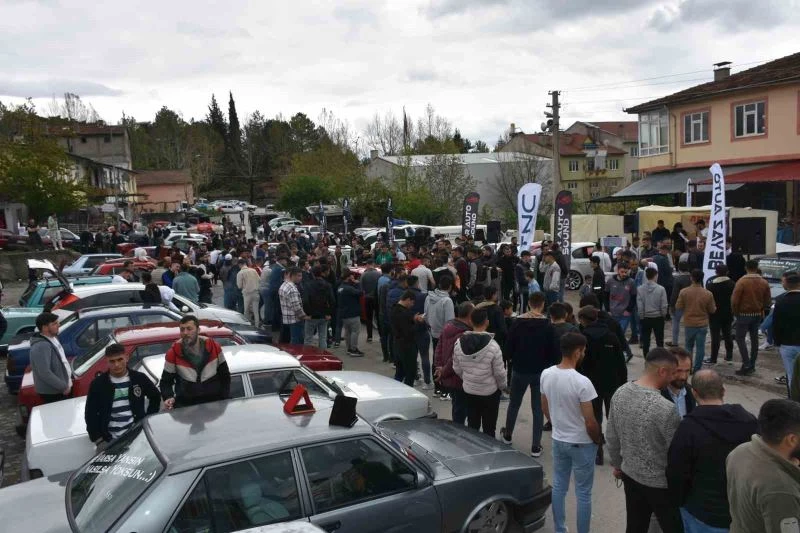 Kastamonu’da 200 modifiyeli aracın sergilendiği fuara yoğun ilgi
