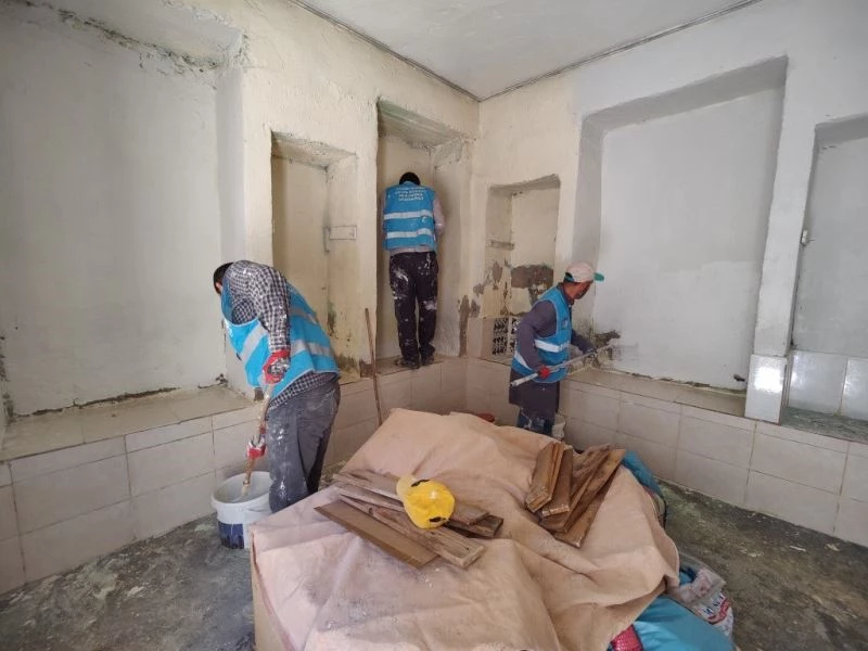 Eyyübiye’de selden etkilenen tüm evler boyanıyor
