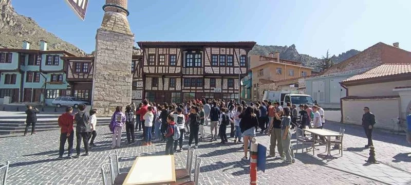 Turistlerin gözde ilçesi Sivrihisar oldu
