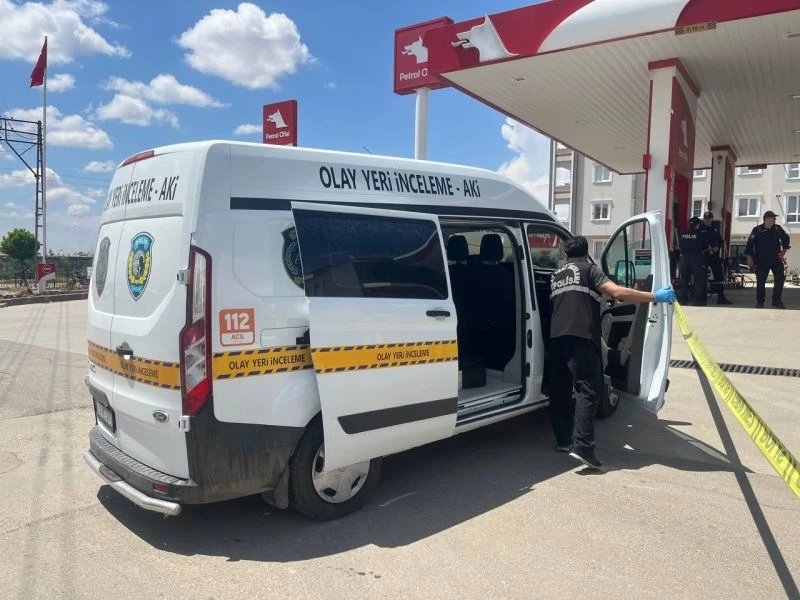 Petrol istasyonunda husumetlisini vurdu: 1 yaralı
