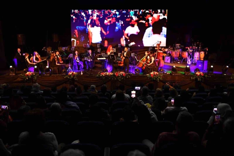 Kent Orkestrası müzik ziyafeti verdi
