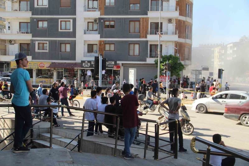 Hatay’da kontrollü yıkımı film gibi izlediler