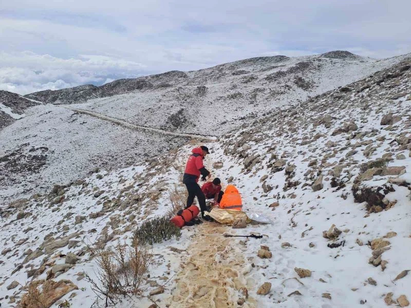 Hipotermi geçiren koşucu ölümden döndü
