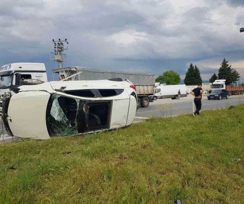 Kazada otomobilden fırlayan genç esnaf hayatını kaybetti
