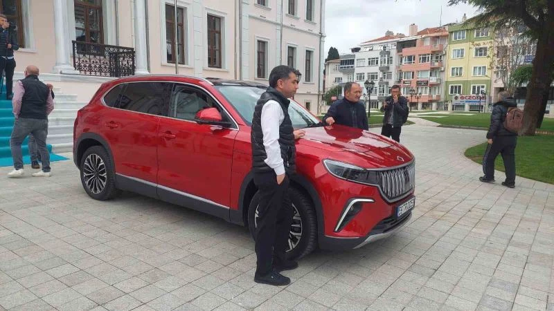 Onu görenler cep telefonlarına sarılıyor: Togg Tekirdağ’da çok beğenildi
