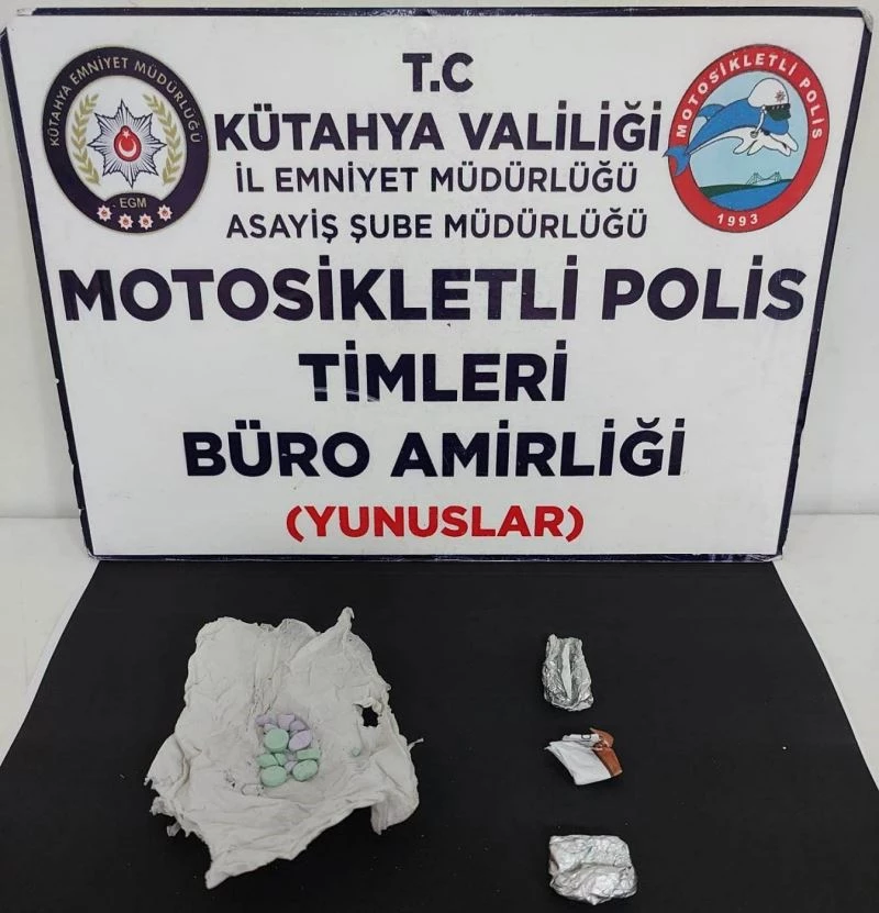 Kütahya’da alkollü sürücünün aracında uyuşturucu ele geçirildi
