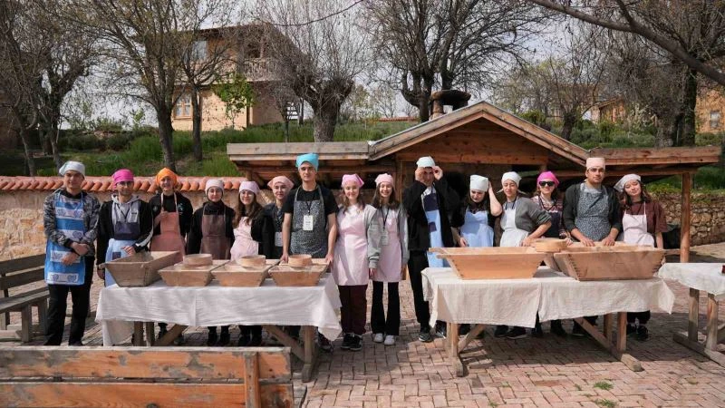 Liseli öğrencilere “Gönüllü turizmi” deneyimi
