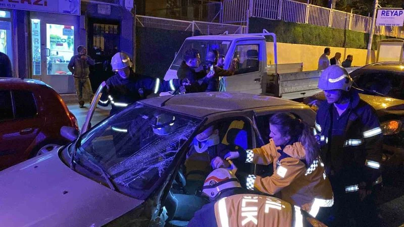 Çorlu’da sıkışmalı kaza: Sürücüyü itfaiye çıkardı
